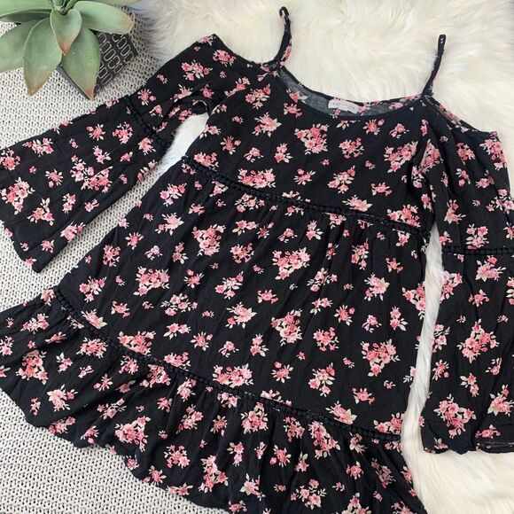 Socialite cold shoulder black floral top - Picture 1 of 6